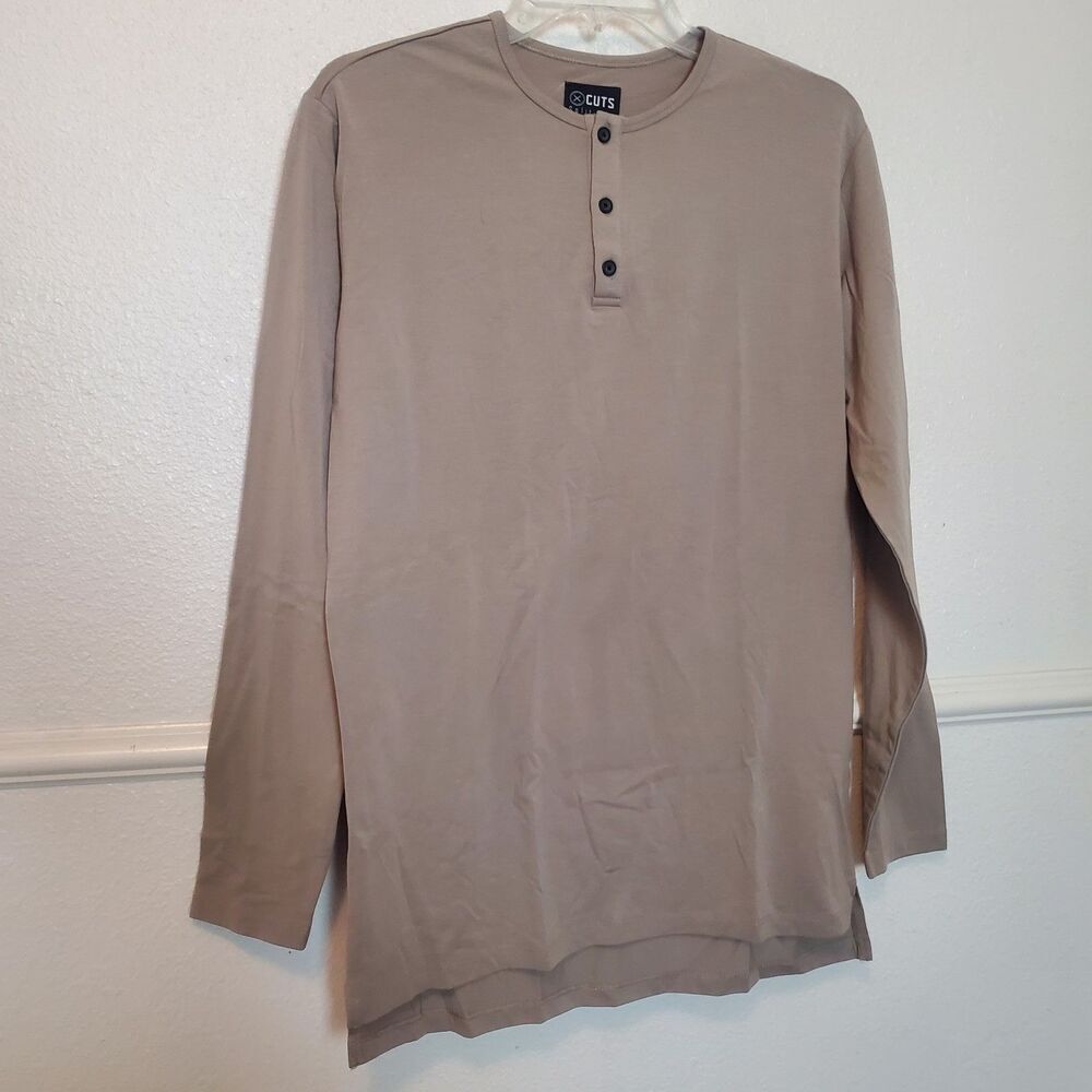 Cuts Men's Large Long Sleeve Henley Shirt Split Hem Tan Beige Polyester Blend